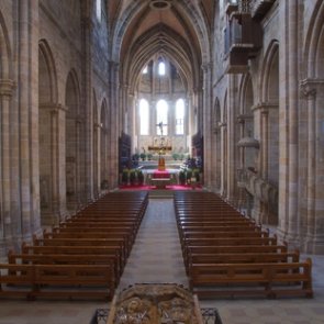 Kaisergrab-im-Mittelschiff